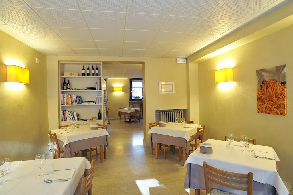 Albergo Croce D'Oro Dolce Ngoại thất bức ảnh