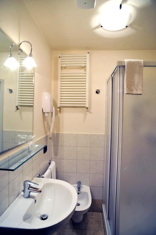 Albergo Croce D'Oro Dolce Ngoại thất bức ảnh