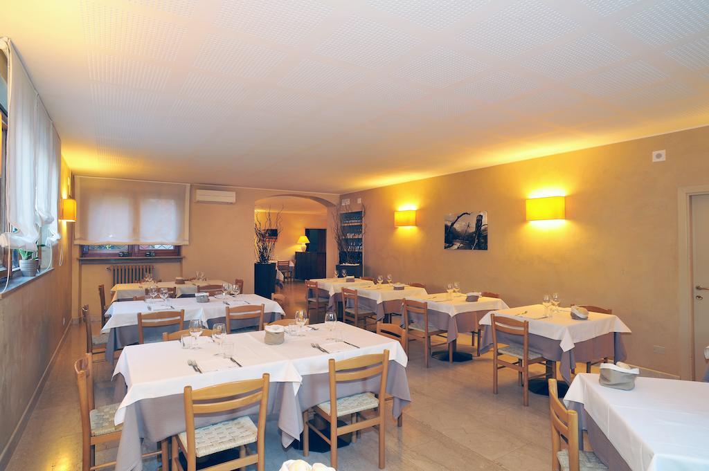 Albergo Croce D'Oro Dolce Ngoại thất bức ảnh